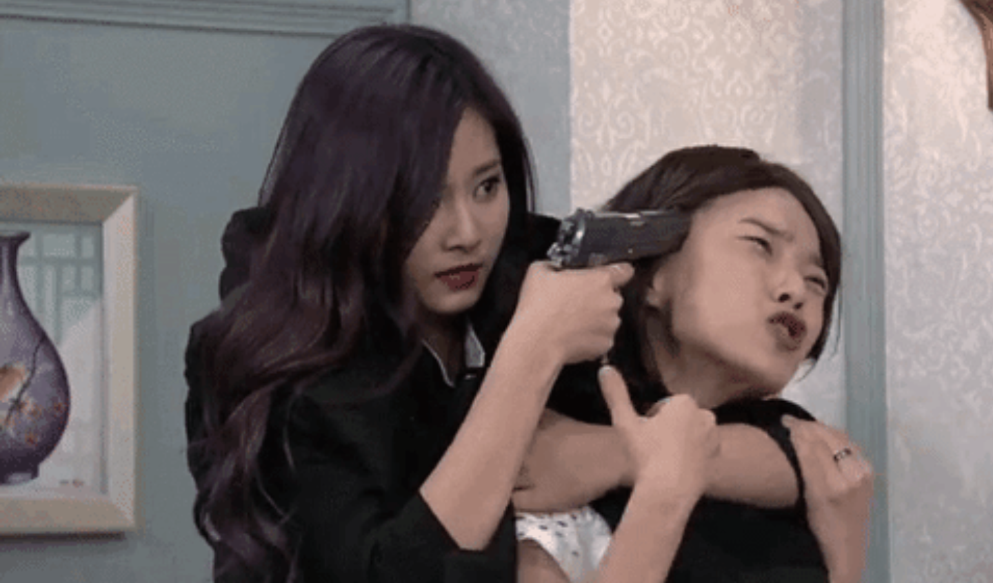 Tzuyu Gunpoint